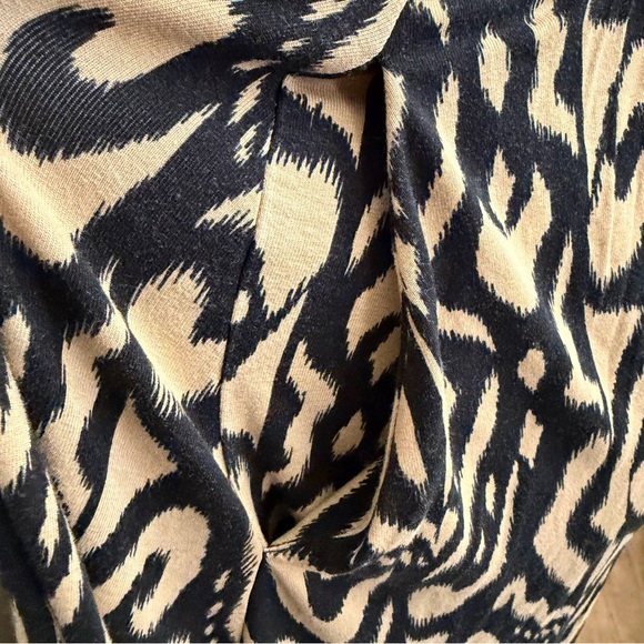 Boden Jersey Midi Dress Women 6 Black Ikat V‑Neck Long Sleeve Smocked Waist Cuff - Picture 8 of 12